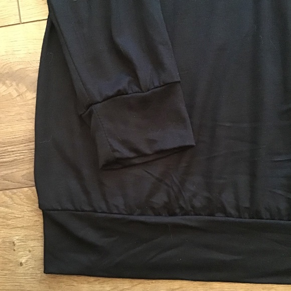 EDGY “LIP BITE” SEQUINED TOP - Picture 3 of 15